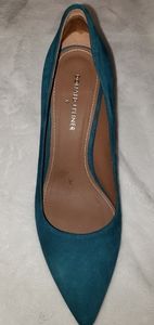 Donald J. Pliner pumps